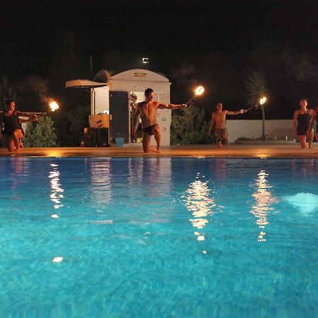 Hotel Club Cala Longa Montauro 外观 照片