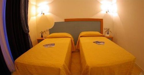 Hotel Club Cala Longa Montauro 外观 照片