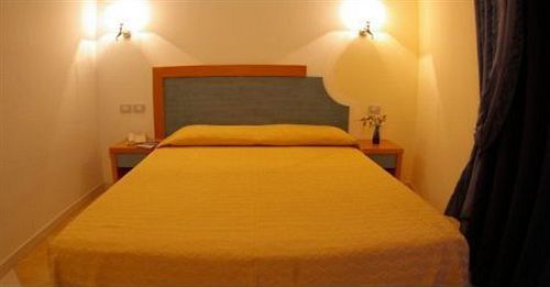Hotel Club Cala Longa Montauro 外观 照片