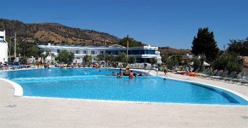 Hotel Club Cala Longa Montauro 外观 照片