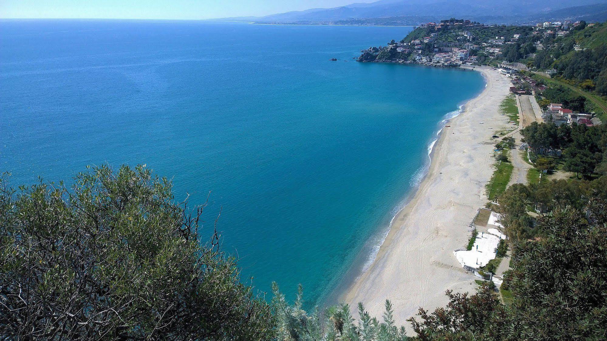 Hotel Club Cala Longa Montauro 外观 照片