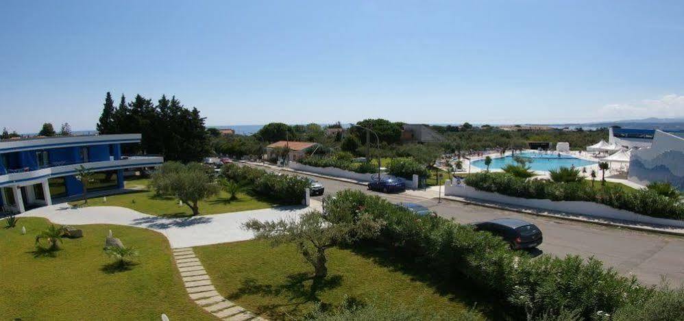 Hotel Club Cala Longa Montauro 外观 照片